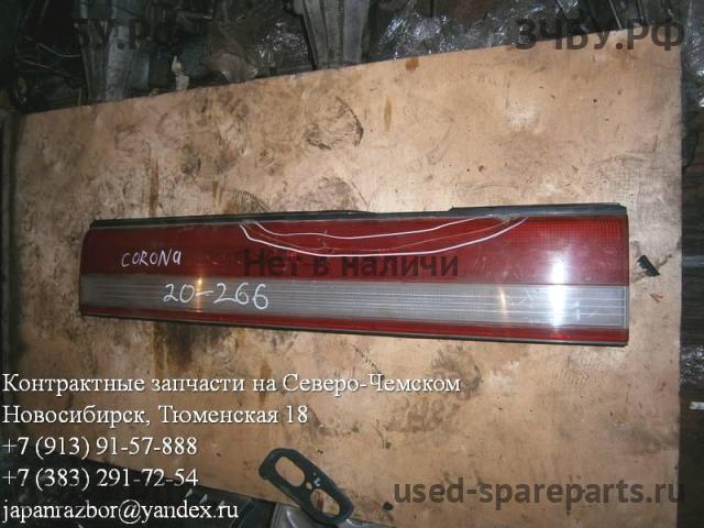 Toyota Carina (T170) Накладка на крышку багажника