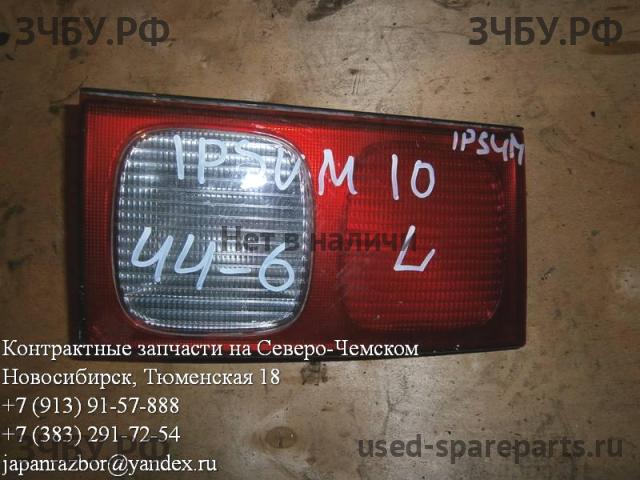 Toyota Ipsum 1 Фонарь левый