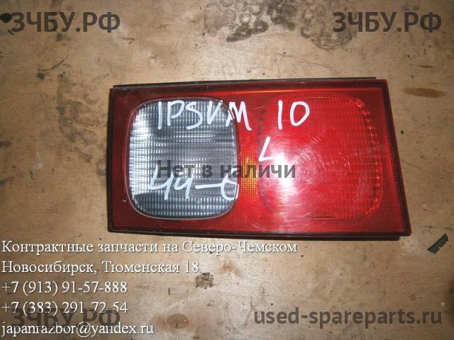 Toyota Ipsum 1 Фонарь левый