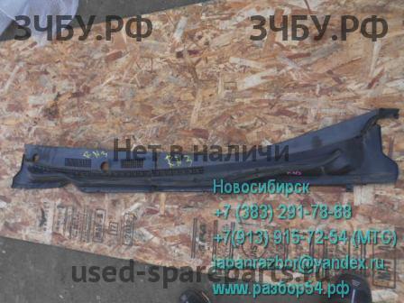 Honda Stream 1 Решетка стеклоочистителя (Дефлектор водостока)