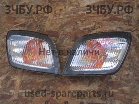 Toyota Ipsum 1 Фонарь правый