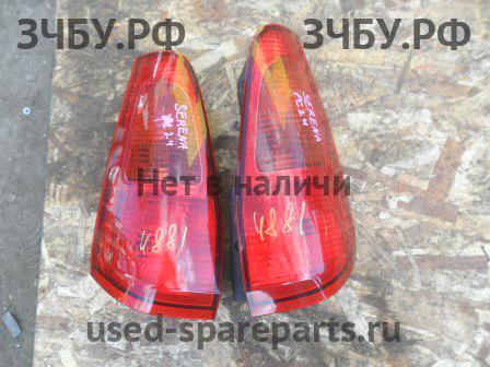 Nissan Serena 2 (C24) Фонарь правый
