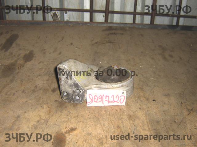 Hyundai Santa Fe 1 (SM) Опора двигателя