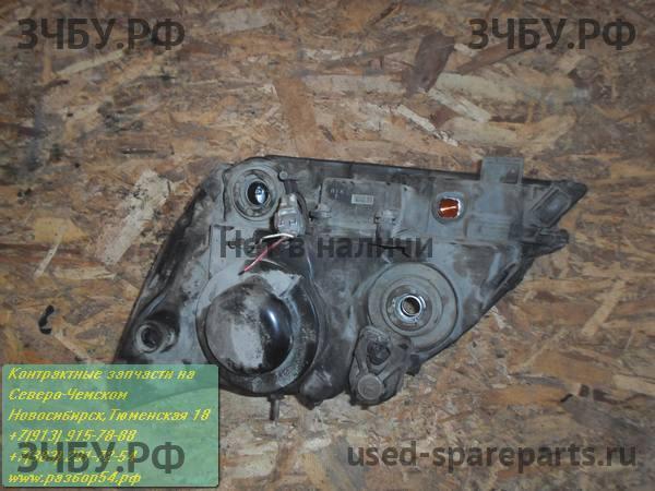 Toyota Harrier 1 Фара правая
