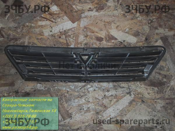 Toyota Vista (V40) Решетка радиатора