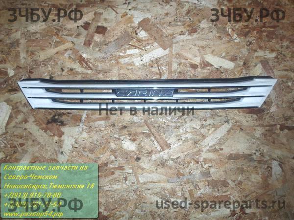 Toyota Carina (T210) Решетка радиатора