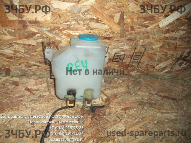 Honda StepWGN 2 Бачок омывателя лобового стекла