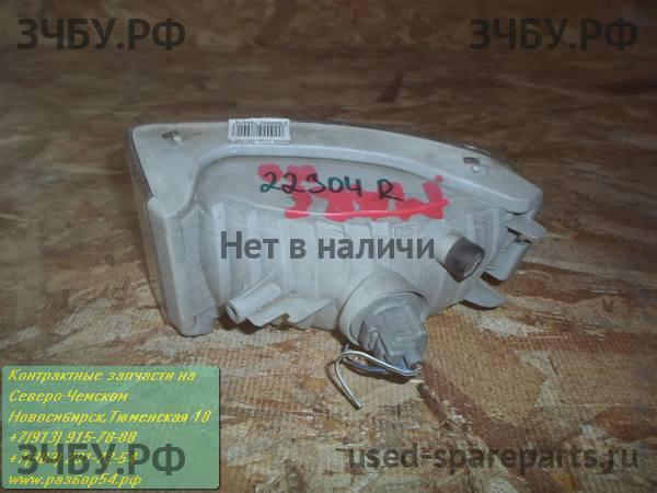 Toyota Mark 2 (JZX110) ПТФ правая