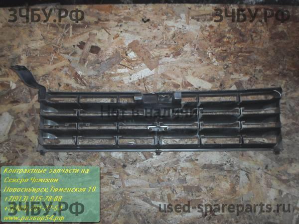 Mitsubishi Pajero/Montero 2 Решетка радиатора