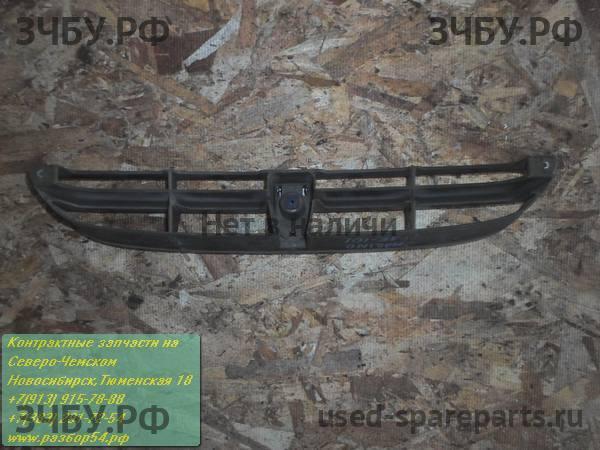Toyota Sprinter Marino Решетка радиатора