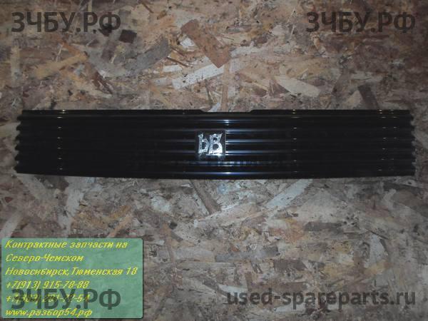 Toyota BB (1) Решетка радиатора