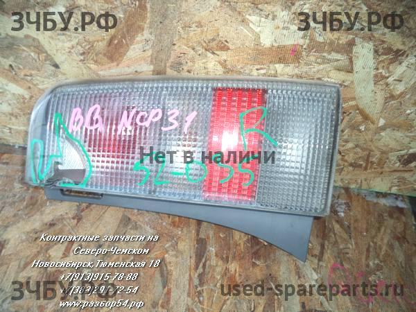 Toyota BB (1) Фонарь правый