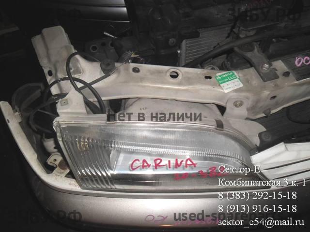 Toyota Carina (T210) Фара правая