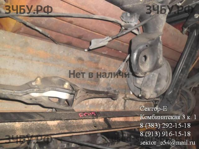 Nissan Sunny (B15) Балка задняя поперечная
