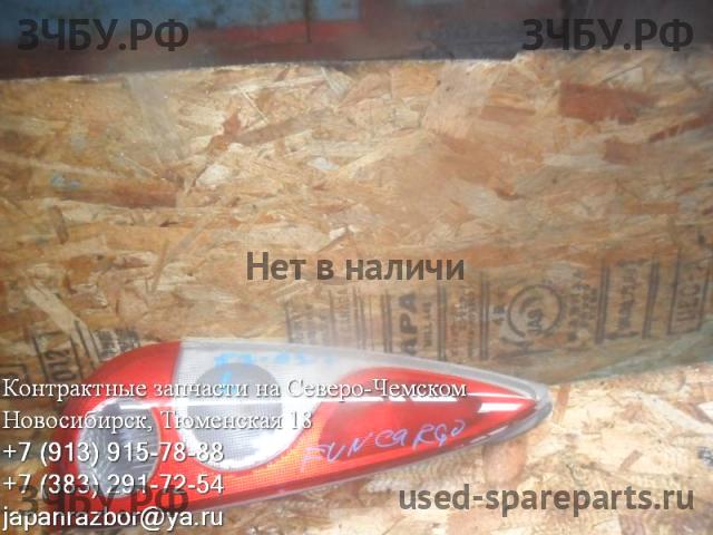 Toyota Funcargo Фонарь левый