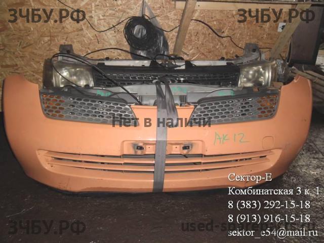 Nissan March K12 Решетка радиатора