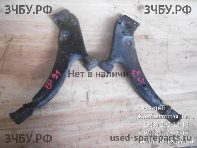 Toyota Starlet (P90) Рычаг передний правый