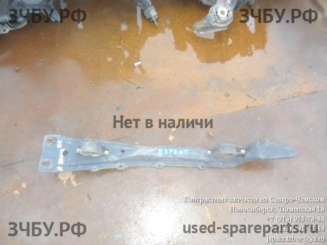 Nissan Avenir/Expert 2 (W11) Опора двигателя