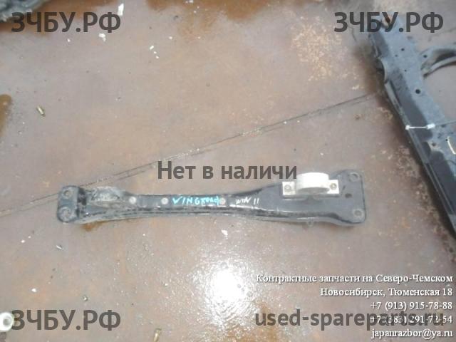 Nissan Wingroad 2 (Y11) Опора двигателя