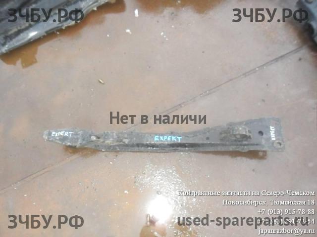 Nissan Avenir/Expert 2 (W11) Опора двигателя