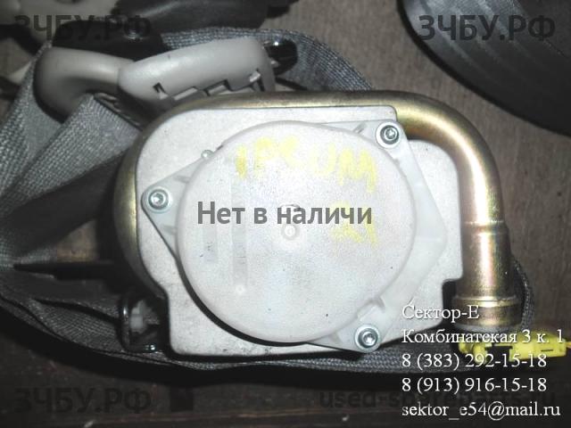 Toyota Ipsum 2 Ремень безопасности