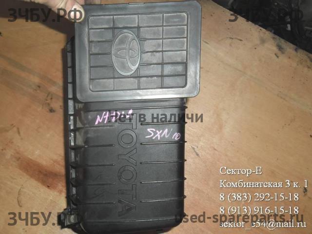 Toyota Nadia Корпус воздушного фильтра
