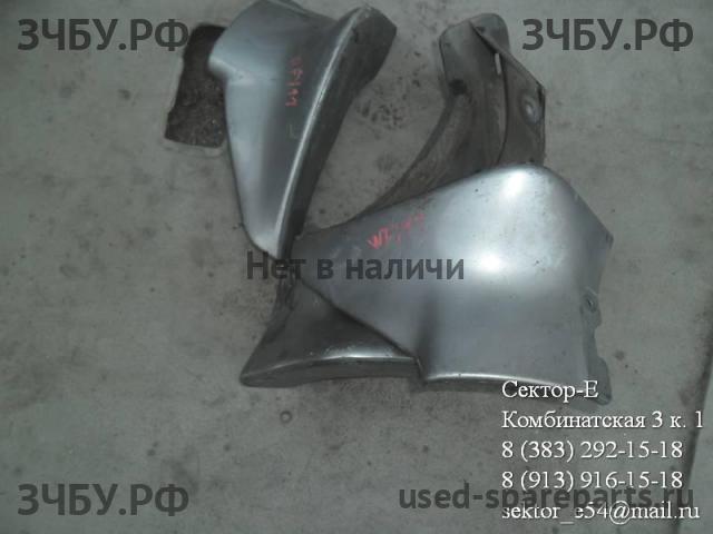 Nissan Wingroad 2 (Y11) Брызговик (комплект)