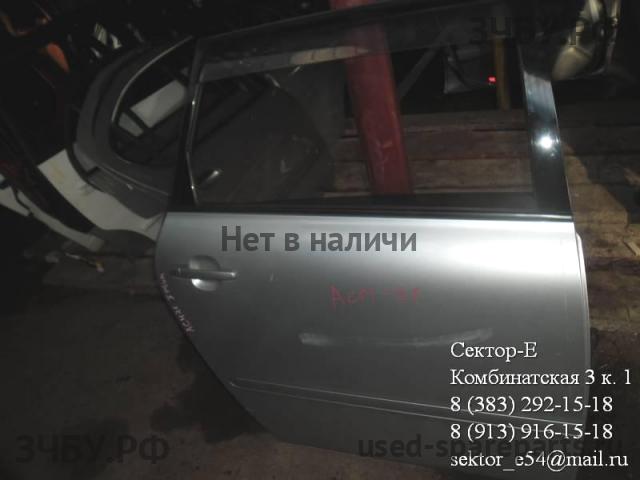 Toyota Ipsum 2 Дверь задняя правая