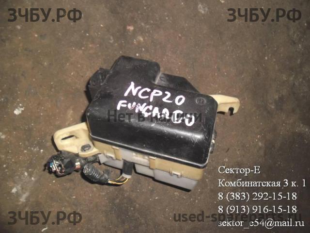 Toyota Funcargo Блок предохранителей