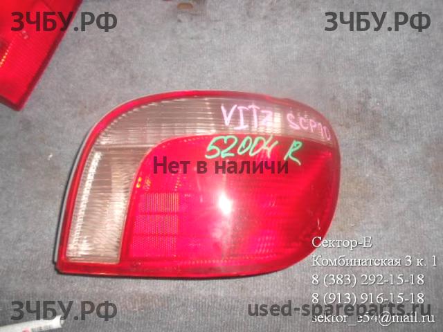 Toyota Vitz 1 Фонарь правый