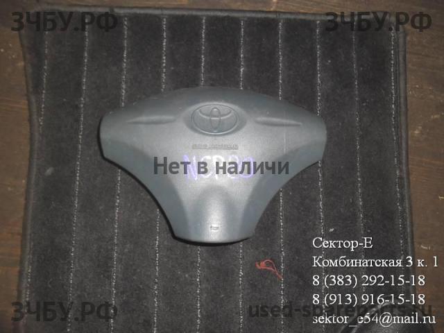 Toyota Funcargo Накладка звукового сигнала (в руле)