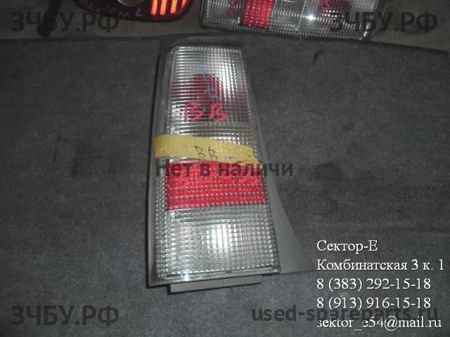 Toyota BB (1) Фонарь левый