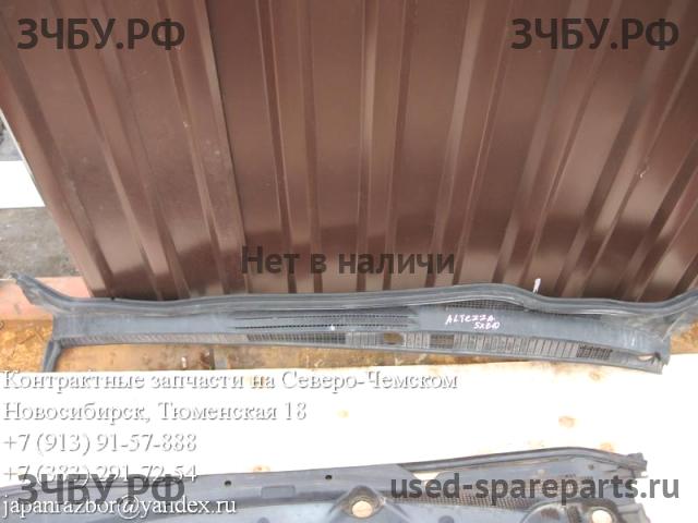 Toyota Altezza Решетка стеклоочистителя (Дефлектор водостока)