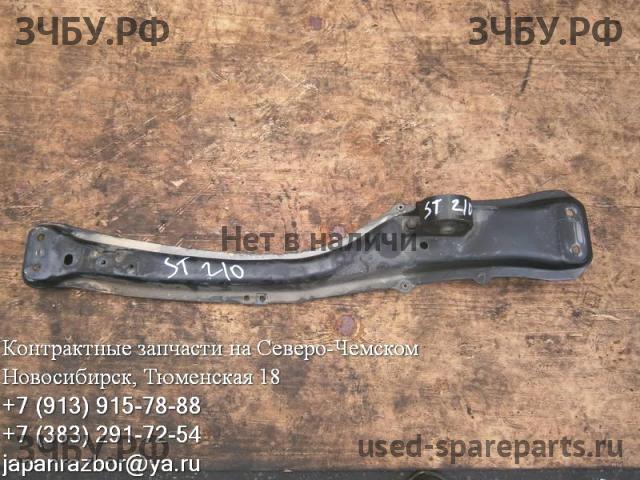 Toyota Caldina/Corona (T21) Опора двигателя