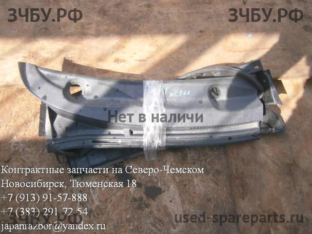 Toyota Ist 1 Решетка стеклоочистителя (Дефлектор водостока)