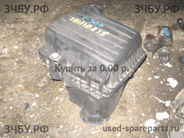Chrysler 300C (1) Корпус воздушного фильтра