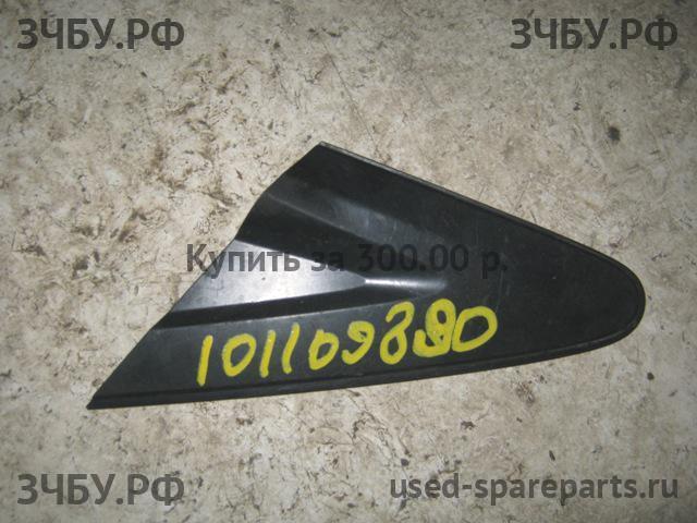 Honda Civic 8 (5D) Накладка
