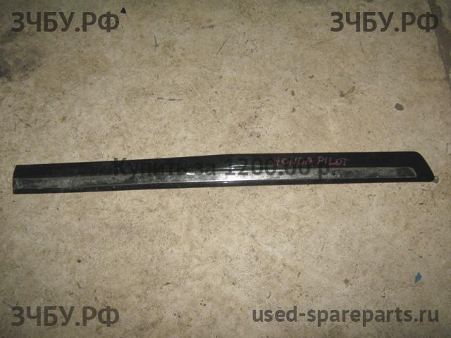 Honda Pilot (2) Молдинг двери передней левой