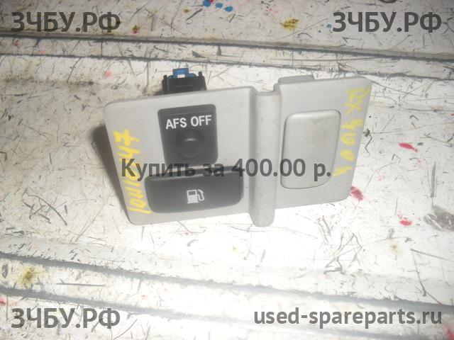 Lexus RX (2) 300/330/350/400h Кнопка открывания лючка бензобака