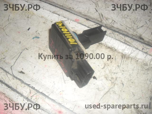 Ford Focus 1 Расходомер воздуха (массметр)