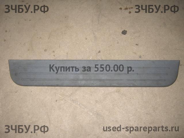 Hyundai Getz Накладка на порог передний правый