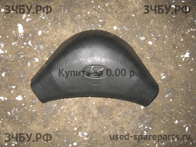 Hyundai Accent 1 Накладка звукового сигнала (в руле)