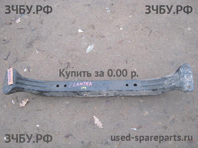 Hyundai Elantra 1 Балка задняя поперечная