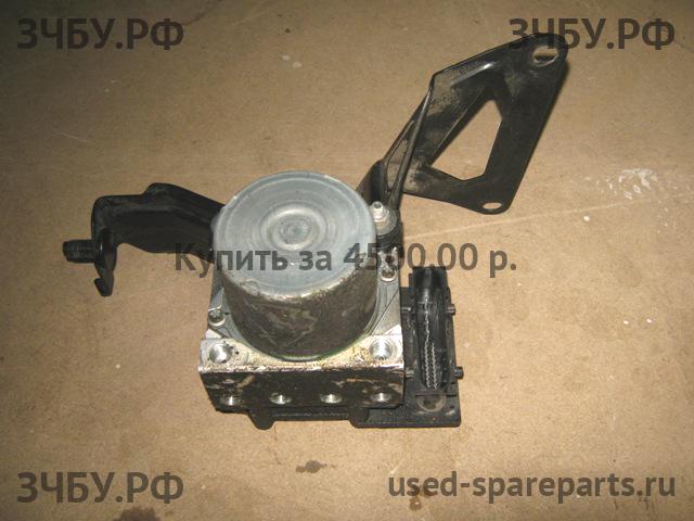 Subaru Forester 2 (S11) Блок ABS (насос)