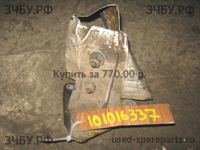 Chrysler Concorde 2 Кронштейн крепления ДВС