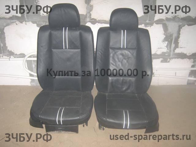BMW X3 E83 Сиденья (комплект)