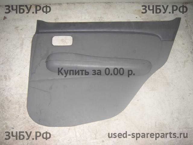 Nissan March K11 Обшивка двери задней правой