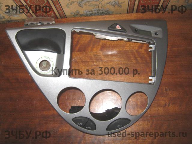 Ford Focus 1 Часы