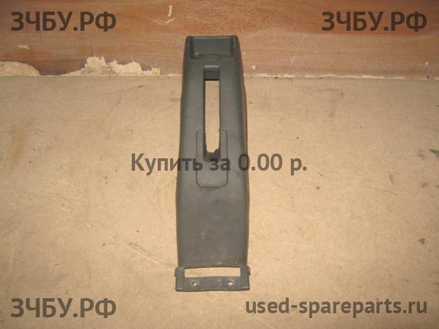 Chevrolet Metro (MR226) Консоль между сиденьями (Подлокотник)