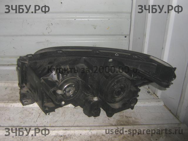 Toyota RAV 4 (3) Фара правая